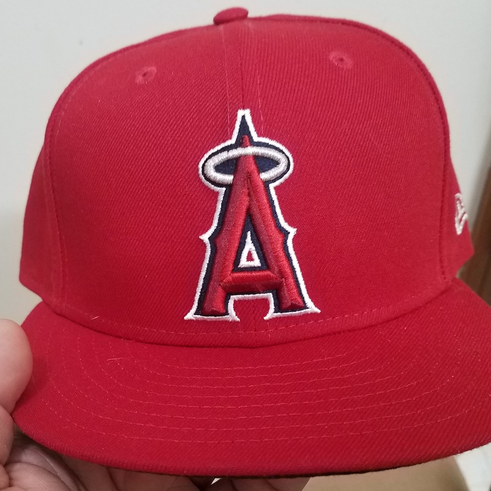 New Era: MLB L.A. Angels fitted hat. Size 7 1/2